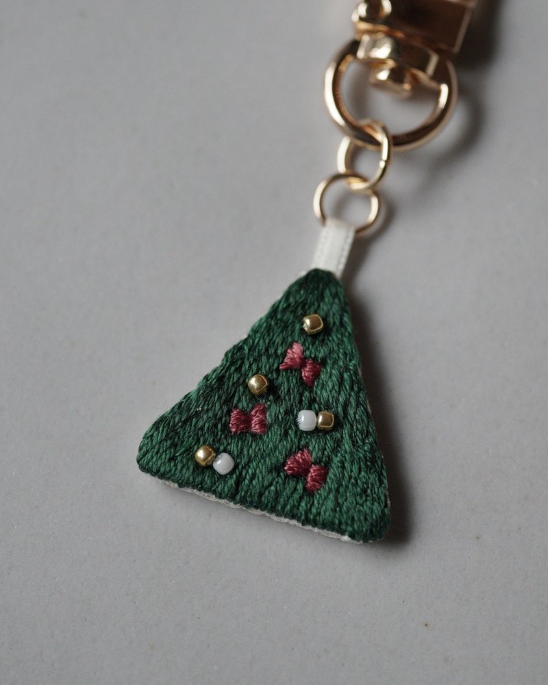 ni.kou embroidered small tree pendant - bow - Charms - Thread 