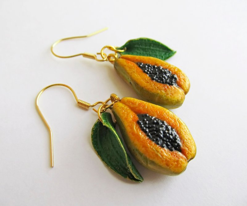 Papaya earrings Fruit food earrings Half cut papaya seed Tropical earrings mini - ต่างหู - ดินเหนียว สีเหลือง