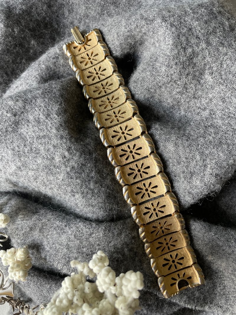 老又好古董珠寶 Vintage 金色縷空小花手鍊手鐲BR31 - 手鍊/手環 - 其他金屬 金色