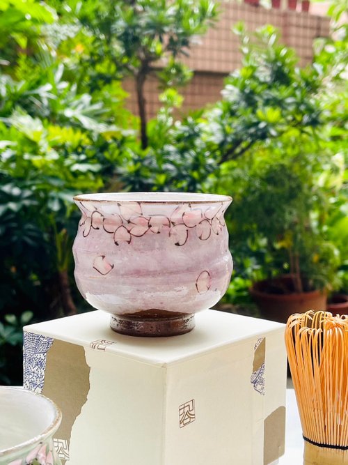 茶碗 ご飯茶碗 抹茶茶碗 桜色 銘あり 作家手か 茶碗 ご飯茶碗 抹茶茶碗 桜色 銘あり 作家手か 茶碗 ご飯茶碗