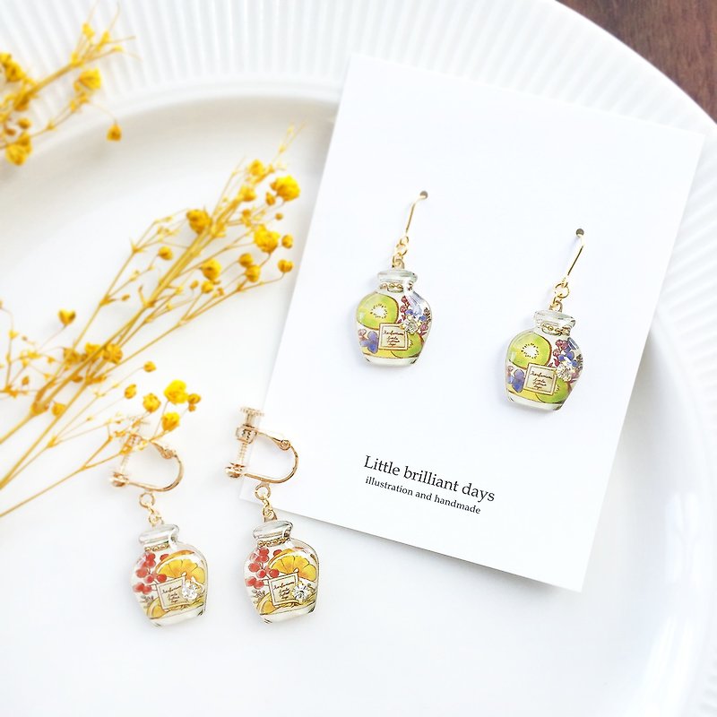Herbarium earring Flower and Fruit Herbarium Mother's Day Clip-On Earrings - Earrings & Clip-ons - Plastic Yellow