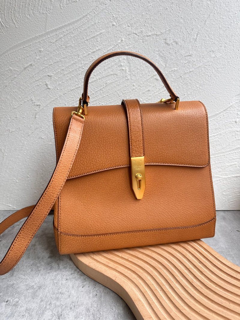 中古包 Vintage Celine焦糖箭頭轉扣手提包連原裝背帶 - 手提包/手提袋 - 真皮 