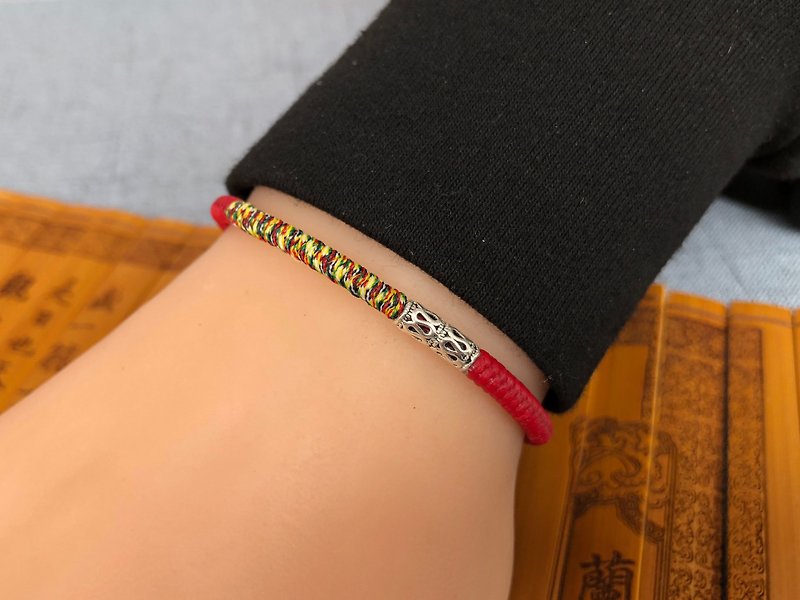 Five-color Thread Blessing Bracelet (Separated Beads) - สร้อยข้อมือ - ขี้ผึ้ง สีแดง