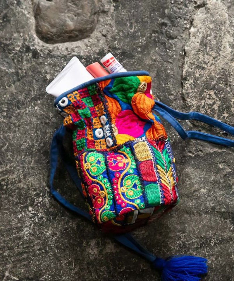 [Popular Pre-order] Traditional Indian stitching universal small bag 3 colors IAWP4104 - Toiletry Bags & Pouches - Polyester 