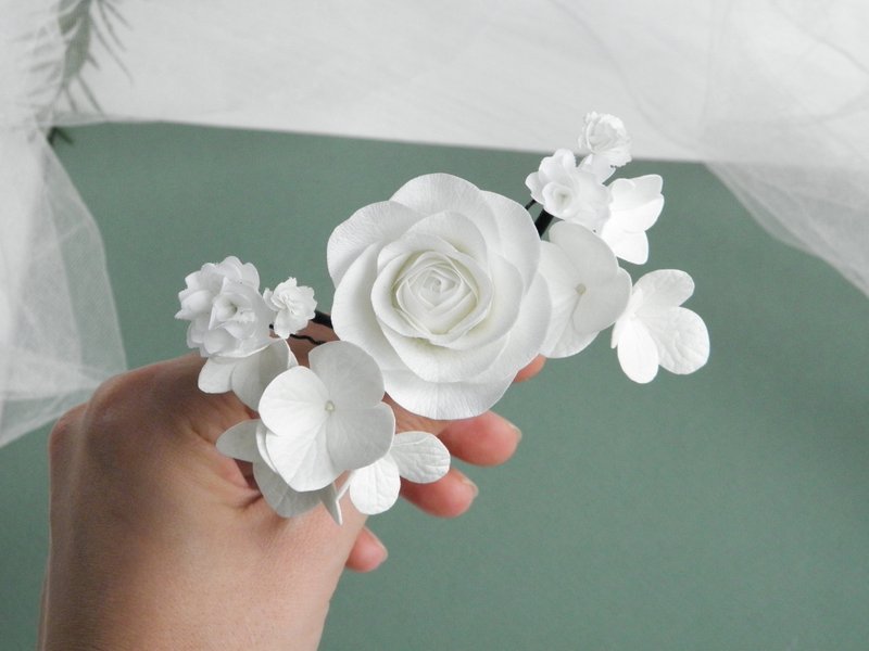 White wedding hair pins Flowers bridal hair piece - Hair Accessories - Plants & Flowers White