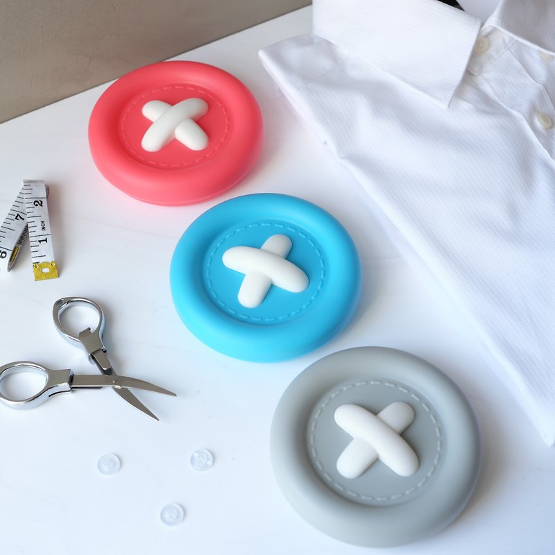 Button Sewing Kit │ travel accessories - Storage - Plastic Multicolor