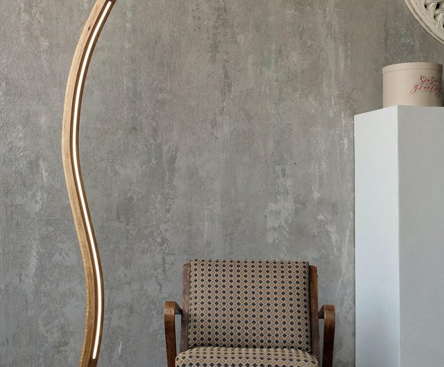 モダンウッドフロアランプ コーナーフロアスタンドランプ ミッド