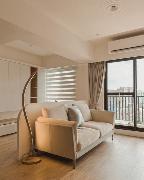 モダンウッドフロアランプ コーナーフロアスタンドランプ ミッド