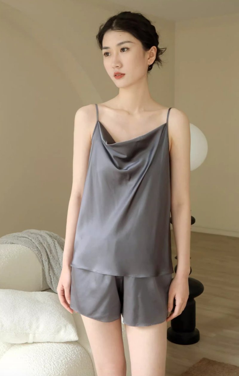 French minimalist silk pure lust pajama shorts set - ชุดนอน/ชุดอยู่บ้าน - ผ้าไหม สีเทา