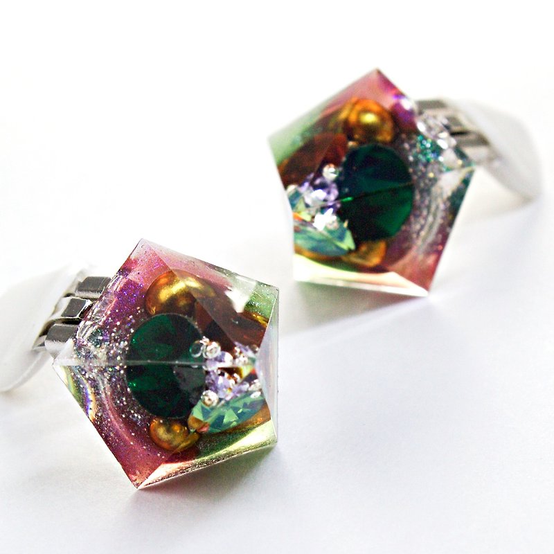 Pentagon earrings (Rama) - ต่างหู - เรซิน หลากหลายสี