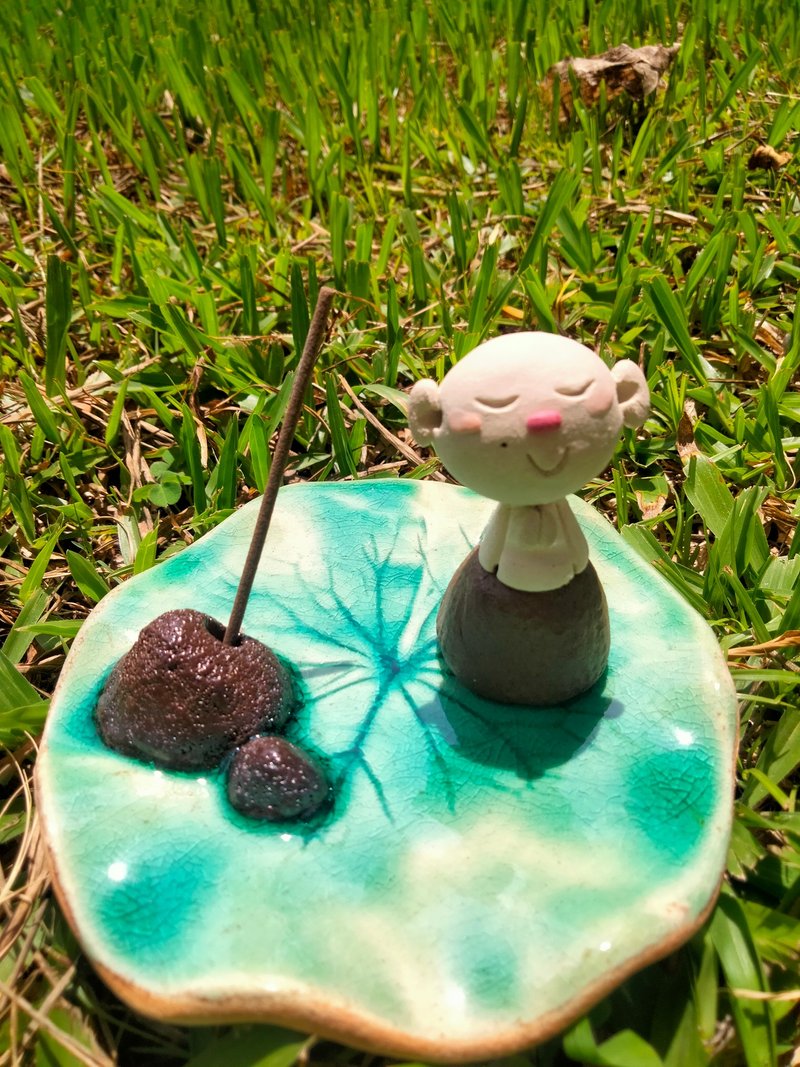 瀞時光小沙彌香插座 - 擺飾/家飾品 - 陶 