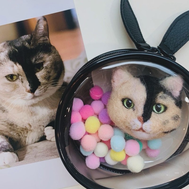 Custom made wool needle felt cute chubby cat face keyring - 鑰匙圈/鑰匙包 - 羊毛 黑色