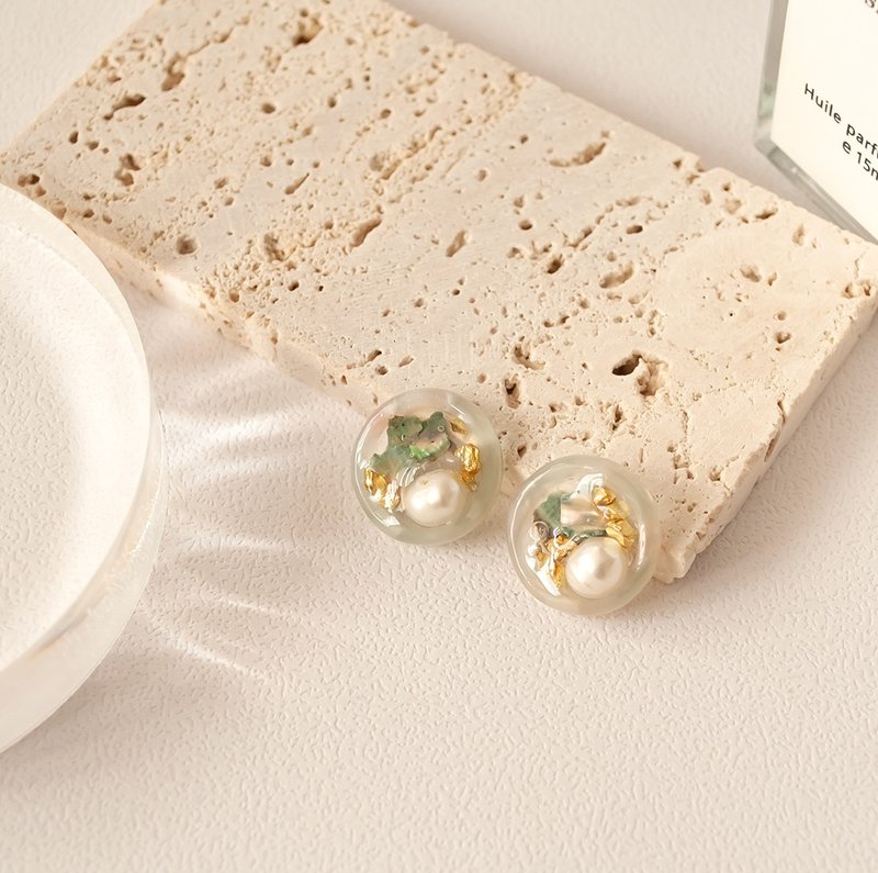 La Don-Stranded-Freshwater Pearl Shell Fragments Earrings Earrings/ Clip-On - Earrings & Clip-ons - Resin Green