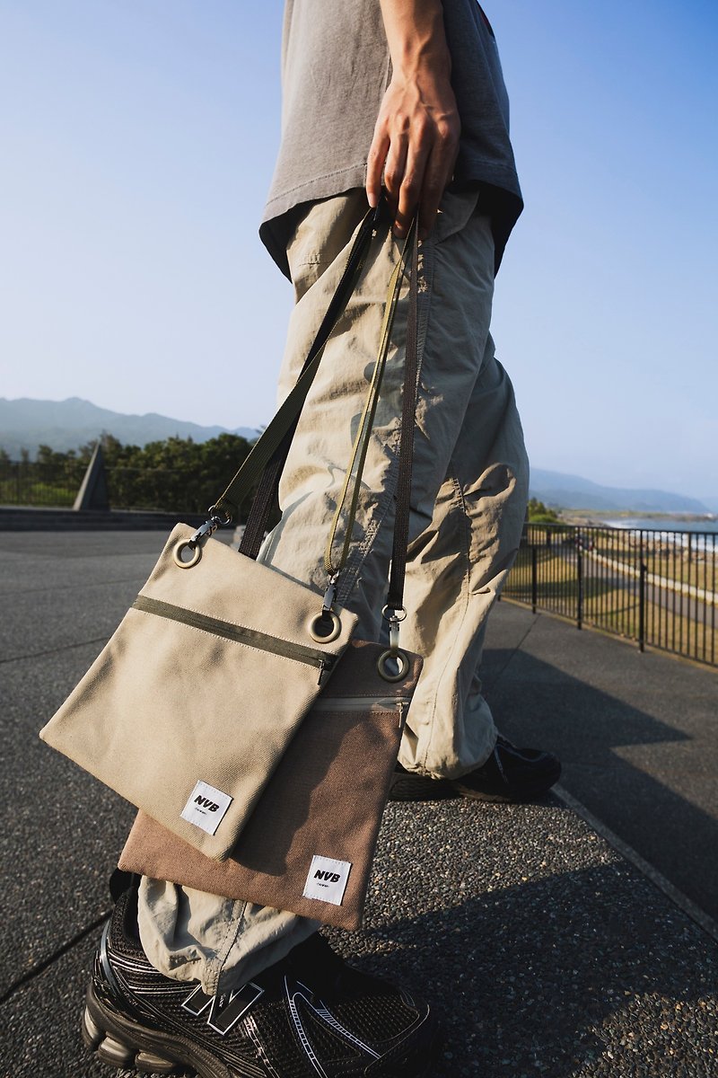 Waterproof passport side backpack - กระเป๋าแมสเซนเจอร์ - ผ้าฝ้าย/ผ้าลินิน สีกากี