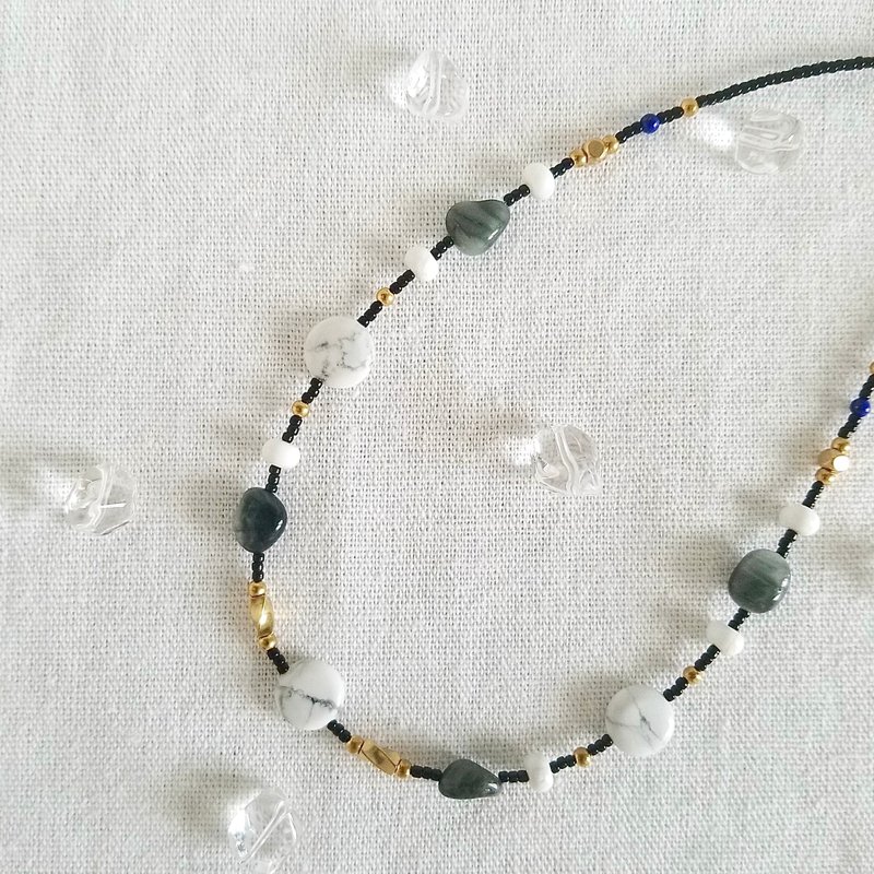 Howlite, Eagle Eye Stone Necklace || Black and White Ethnic Choker - สร้อยคอ - คริสตัล หลากหลายสี