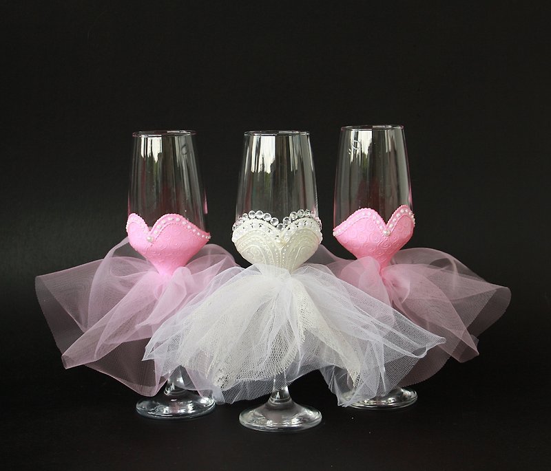 Personalized Bridesmaid Glasses, Hand-painted and decorated - Bar Glasses & Drinkware - Glass 