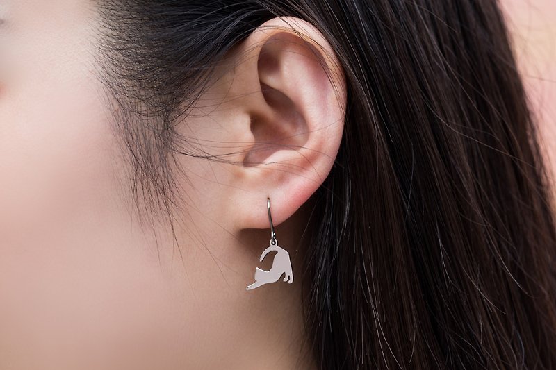 不鏽鋼 耳環/耳夾 銀色 - 伸懶腰-貓影與鑽-耳勾式(可改夾式)抗敏醫療鋼