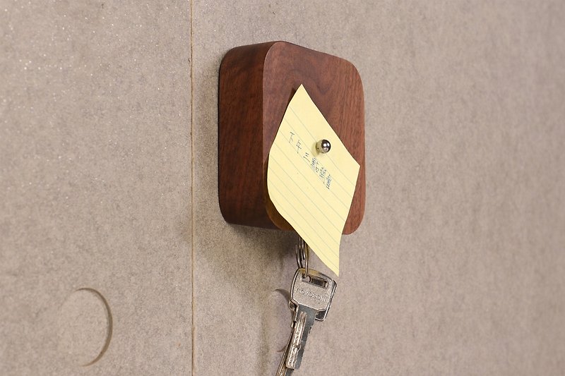 Nordic style message board (walnut) - Keychains - Wood 
