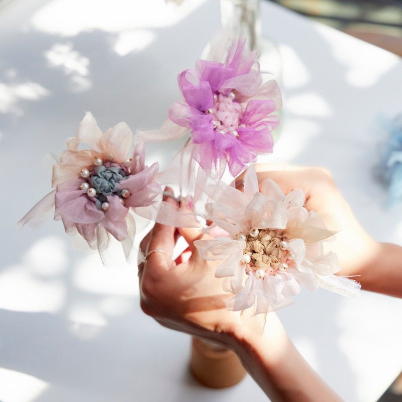 A knitted flower lover that can be bent freely and melts into space | Cosmos - Items for Display - Other Man-Made Fibers Pink