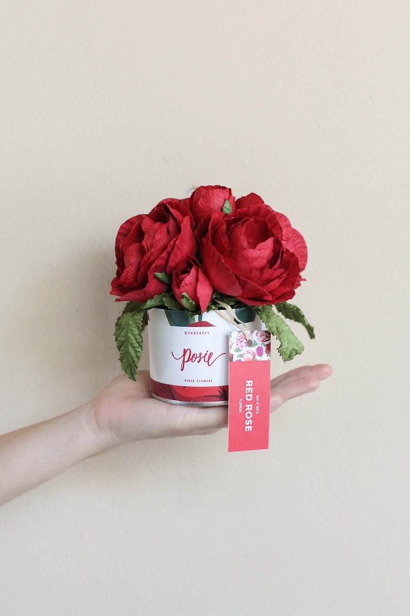 GS114 : Aromatic Gift Handmade Flower Gift Box Queen Rose Red Rose Size 5"x5.5" - 香氛/精油/擴香 - 紙 紅色
