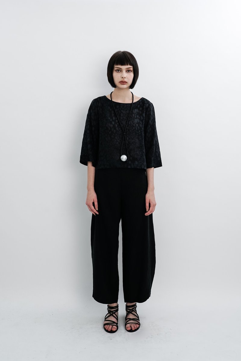 Asymmetrical tailoring. Black stretch cotton top. Spring Summer | Ysanne - เสื้อผู้หญิง - ผ้าฝ้าย/ผ้าลินิน สีดำ