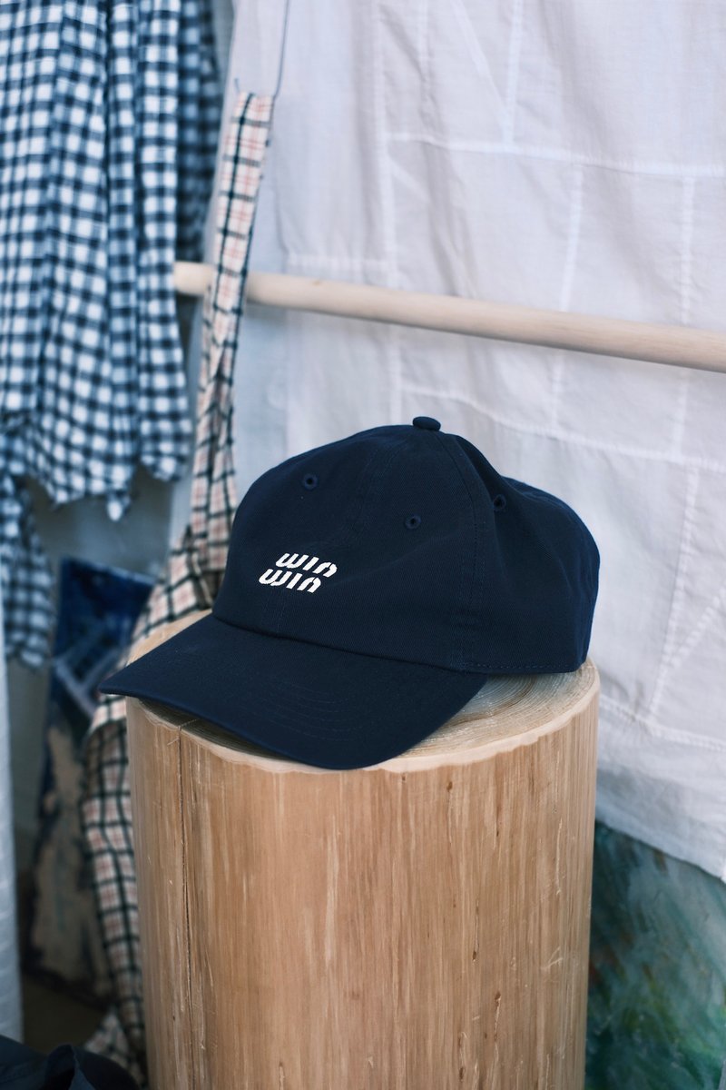 winwin embroidery cotton cap / navy / unisex - อื่นๆ - ผ้าฝ้าย/ผ้าลินิน สีน้ำเงิน