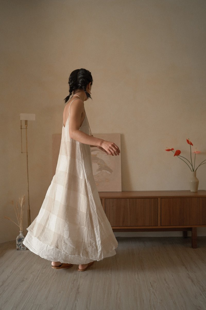 Linen-cotton double-layered dress with thin shoulders-natural non-dyeing-rice plaid - ชุดเดรส - ผ้าฝ้าย/ผ้าลินิน 