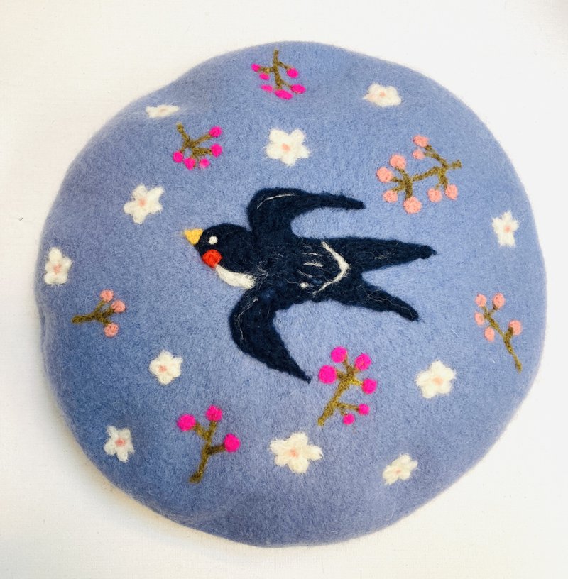 Unique Needle felted Embroidery Beret Hat : Swallow Homecoming - หมวก - ขนแกะ 