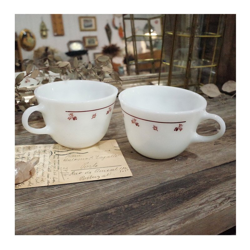 美國老件.pyrex勃根地玫瑰.牛奶瓷.牛奶玻璃咖啡杯.一對售#收藏品 - 其他杯子 - 玻璃 
