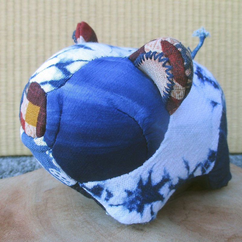 Pigs Daiji Blue Dyed Modeling Paperweight & Cloth Town & Pins - Items for Display - Cotton & Hemp 
