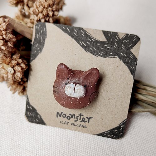 Noonster clay village 【Gift Box】Tribal kitty, Handmade pottery brooch