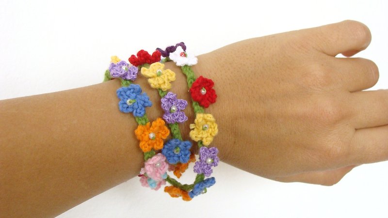 Boho flower bracelet crochet wrap bracelet, lariat rainbow multicolor jewelry - สร้อยข้อมือ - ผ้าฝ้าย/ผ้าลินิน หลากหลายสี