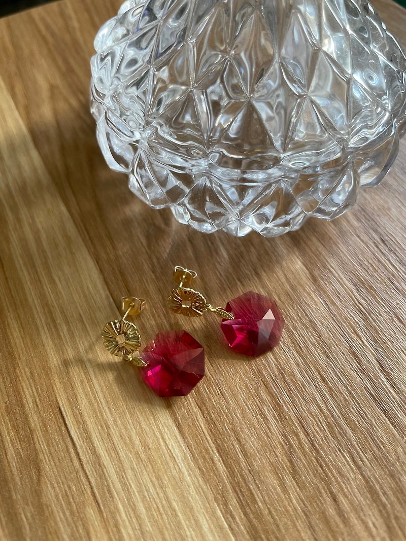 古典風Swarovski 六角紅水晶耳環 - 耳環/耳夾 - 水晶 紅色