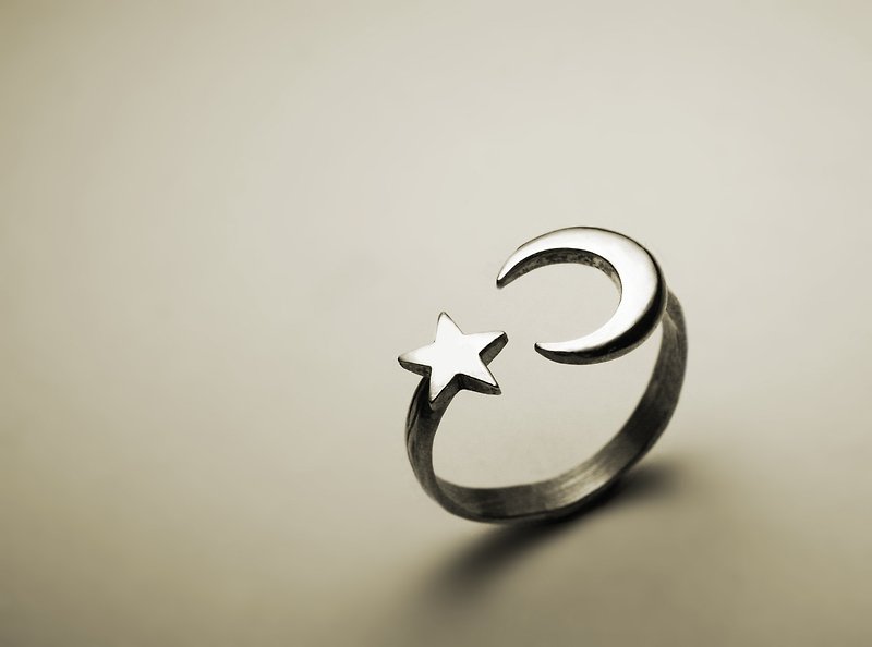 月亮星星戒指 - 戒指 - 其他金屬 銀色