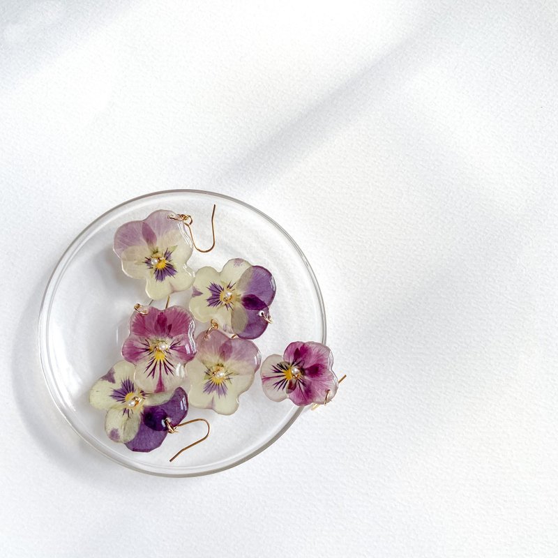真花│三色堇掛耳環【A Little Pansy】 - 耳環/耳夾/耳骨夾 - 植物．花 粉紅色