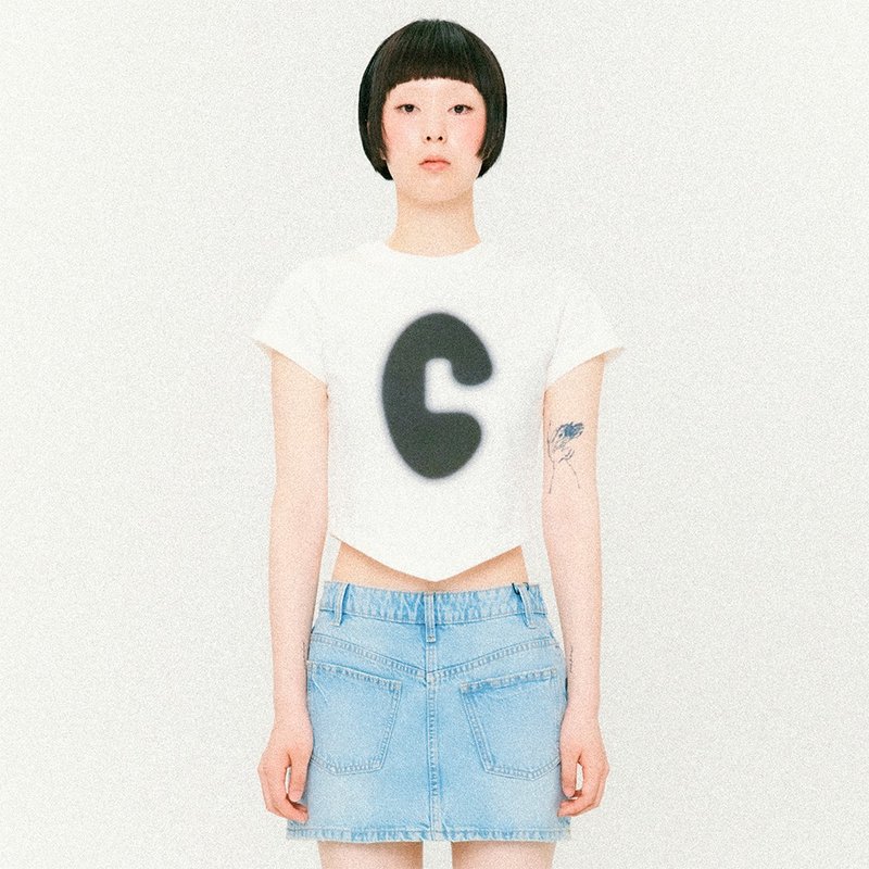 Symbol Scarf Cropped Short-Sleeved T-Shirt White - เสื้อยืดผู้หญิง - ผ้าฝ้าย/ผ้าลินิน ขาว