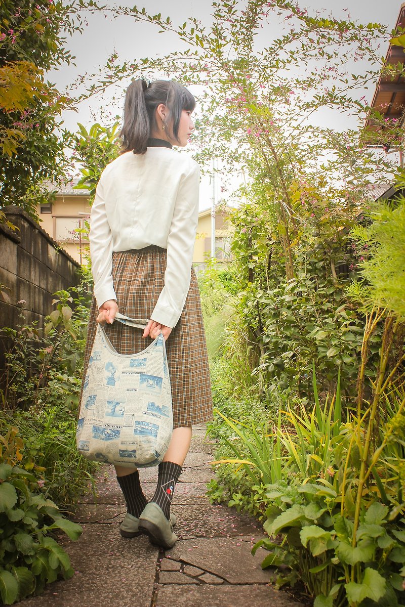 [Antique Newspapers - Department of English] light green bag / foldable bag - Other - Cotton & Hemp Blue