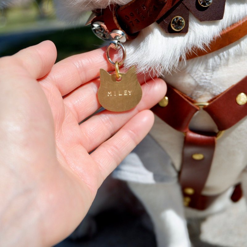 Hairline Bronze cat name tag │ 2mm ultra-thick │ customizable with 7 English letters - หมอน - ทองแดงทองเหลือง สีทอง