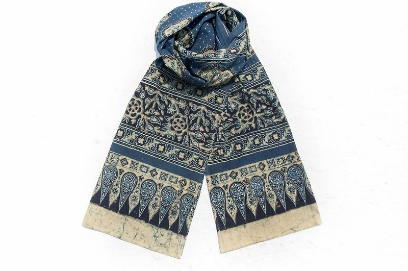 Hand-woven pure silk scarves handmade wood engraved plant dyed scarves blue dyed cotton scarves - blue indigo flowers - ผ้าพันคอถัก - ผ้าฝ้าย/ผ้าลินิน สีน้ำเงิน