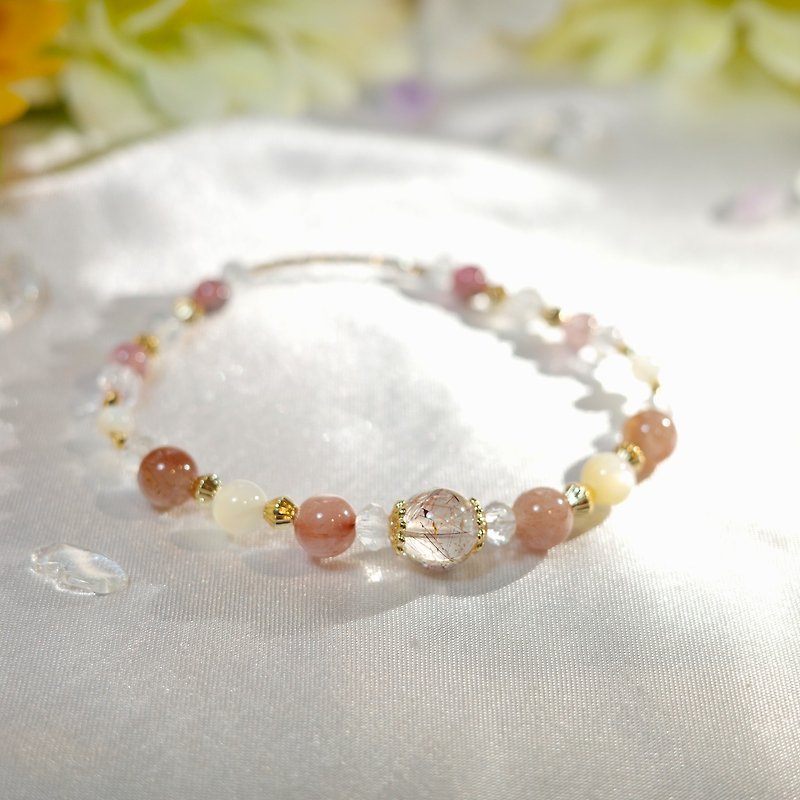 [Aphrodite] Crystal bracelet design peach blossom positive energy red rabbit fur blue moonlight customized jewelry - Bracelets - Crystal Pink
