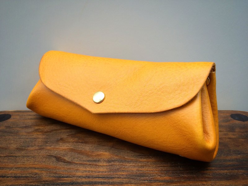 Leather Wallet Italian Natural Tanned Leather Long Pouch Fave Mimosa - กระเป๋าเครื่องสำอาง - หนังแท้ สีเหลือง