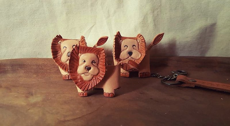 Cute little lion vintage yellow pure leather key ring - can be lettering (birthday lover, gift) - ที่ห้อยกุญแจ - หนังแท้ สีส้ม