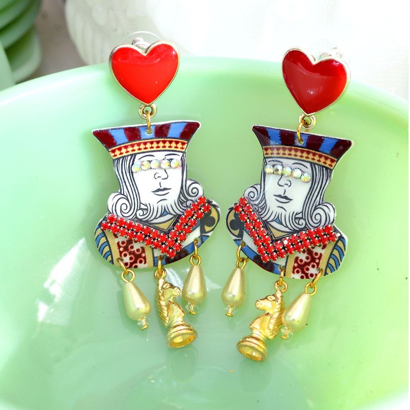紅心樸克皇帝綴水晶吊飾耳環 KING EARRINGS - 耳環/耳夾 - 塑膠 紅色