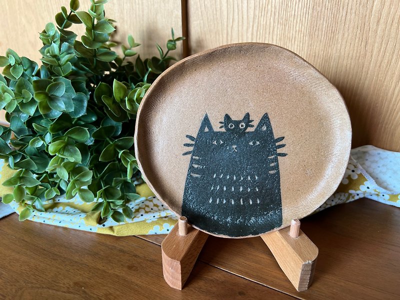 手作り猫トレイ～親子猫～ - 皿・プレート - 陶器 カーキ