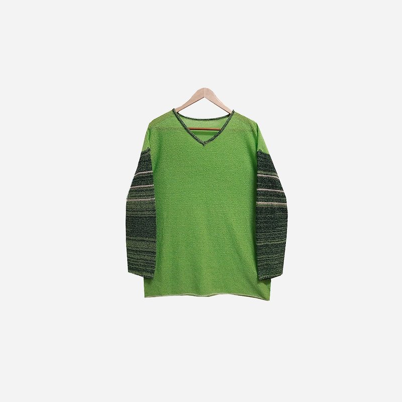 Discolored Vintage / Green Color V-neck Knit No.313 vintage - Women's Sweaters - Cotton & Hemp Green