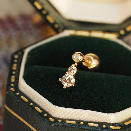 IRIZA Jewellery 18K金鑽石梨形耳環 18K Gold Diamond Pear Ear Stud