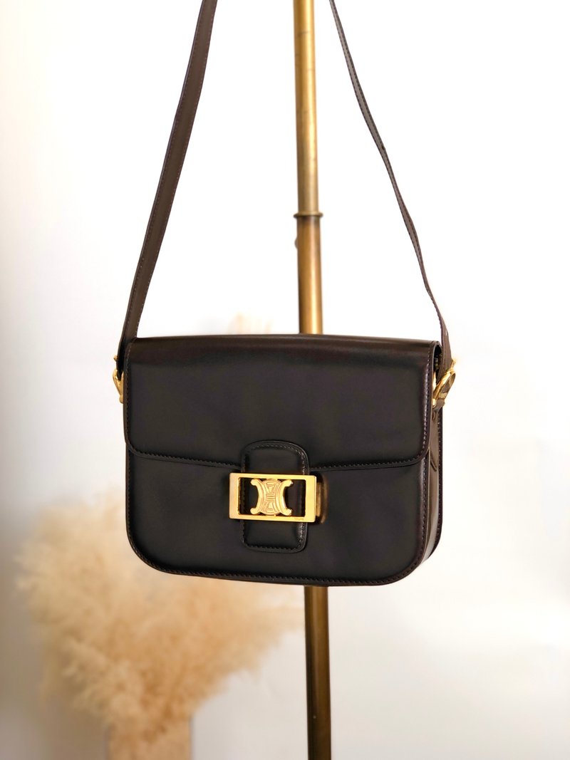 【 日本直送　名牌中古包 】CELINE セリーヌ ショルダーバッグ ダークブラウン トリオンフ レザー vintage ヴィンテージ オールド xeaff4 - 側背包/斜背包 - 真皮 咖啡色