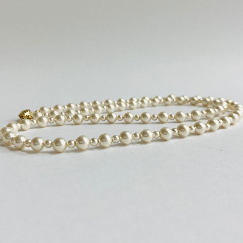 Shell pearl design matinee necklace/5.5mm approx. 60cm/white beige/G/made in Japan - Necklaces - Shell White