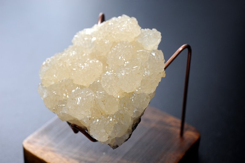 Spherical yellowish white crystal cluster - ของวางตกแต่ง - คริสตัล 