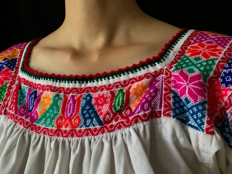 墨西哥手工刺繡上衣 - 女裝 上衣 - 棉．麻 